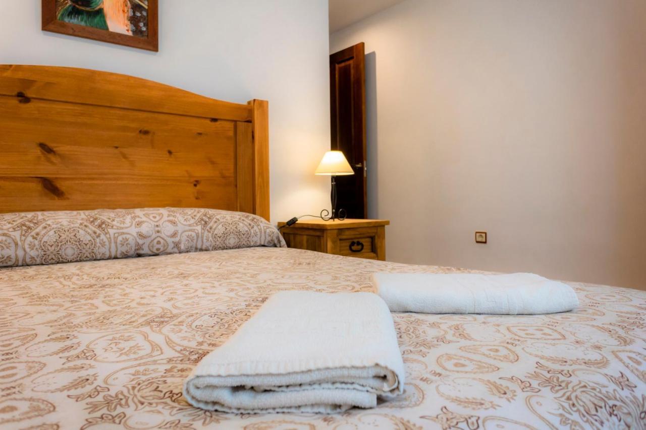 Lagar Del Chorro Junto Caminito Del Rey Piscina Y Baloncesto Apartment Exterior photo