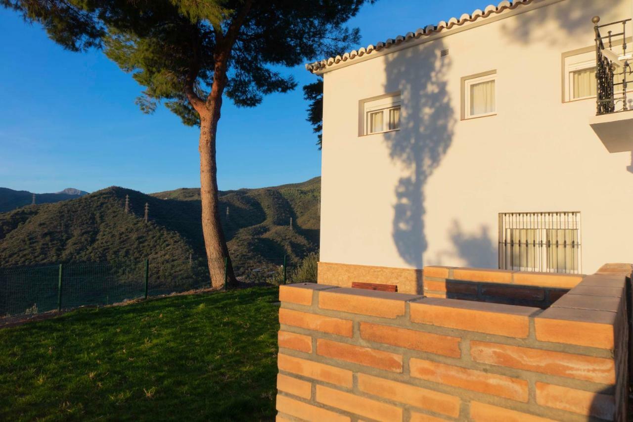 Lagar Del Chorro Junto Caminito Del Rey Piscina Y Baloncesto Apartment Exterior photo